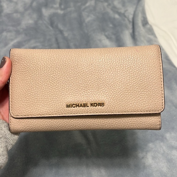 Michael Kors wallet - Picture 2 of 4